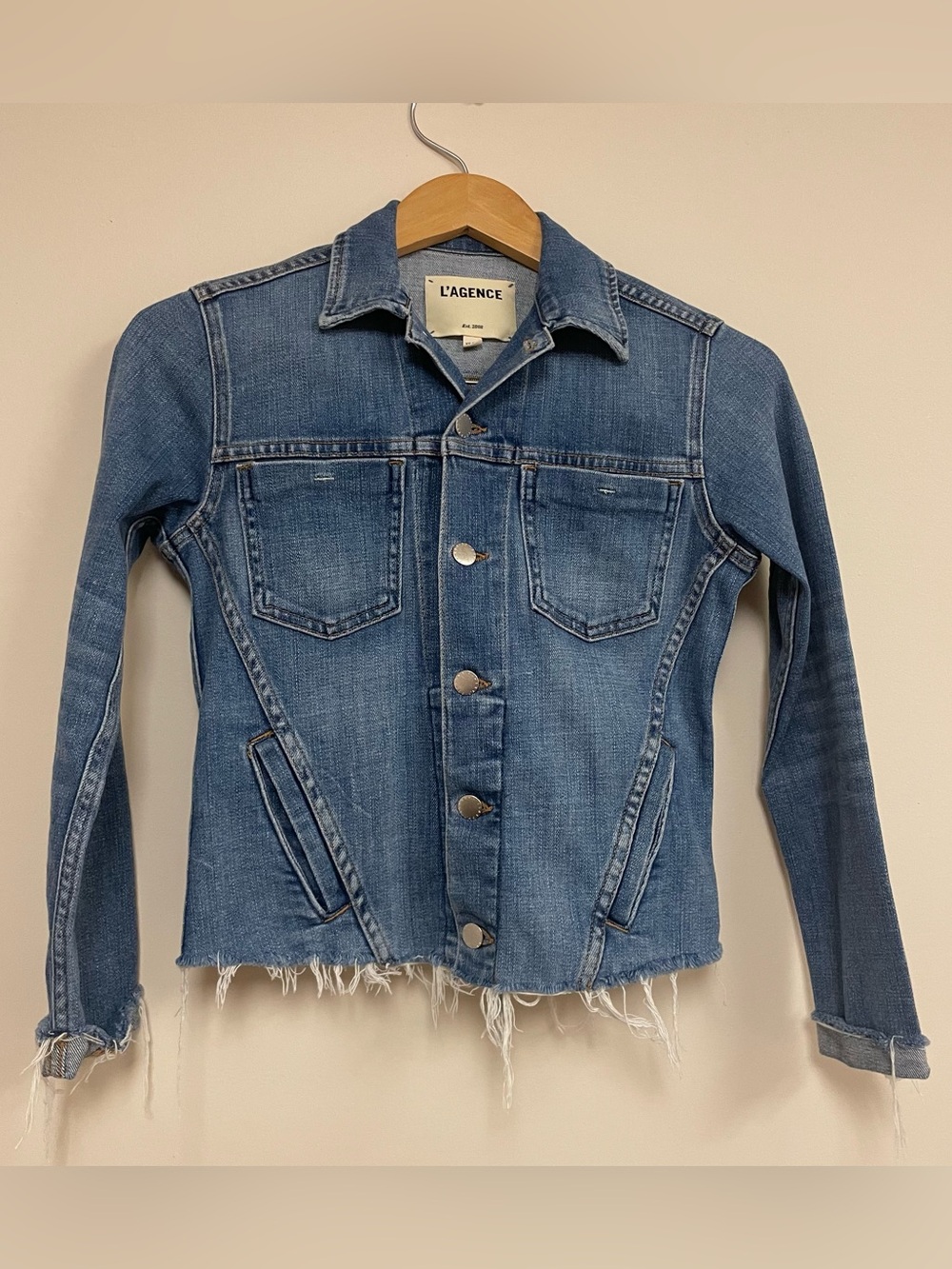 L'AGENCE Janelle Cropped Raw Cut Hem Jean Jacket Size XS Blue Slim Sydney